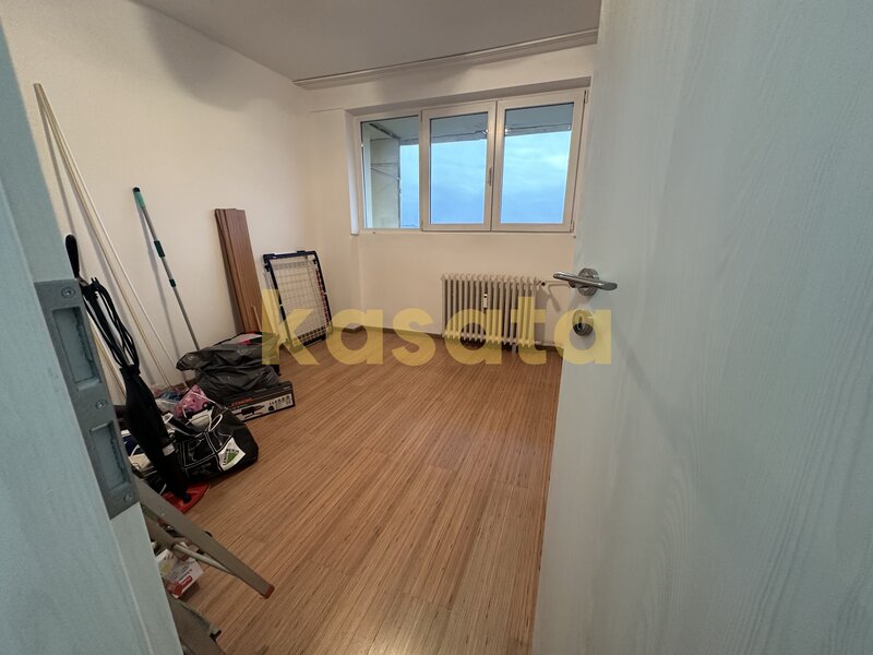 Valea Oltului, apartament 3 camere, decomandat, renovat,